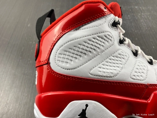 Red Jordan Gym 302370-160 White 9 Retro Air 0814